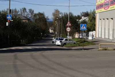 Вид на горы с улицы Свердлова (Карпинск)